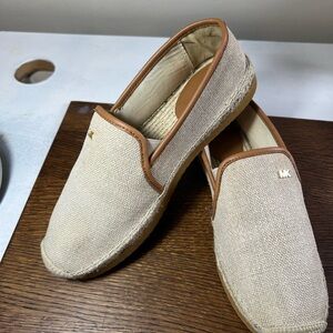 Michael Kors Kendrick espadrille women Cream Slip-On Loafers